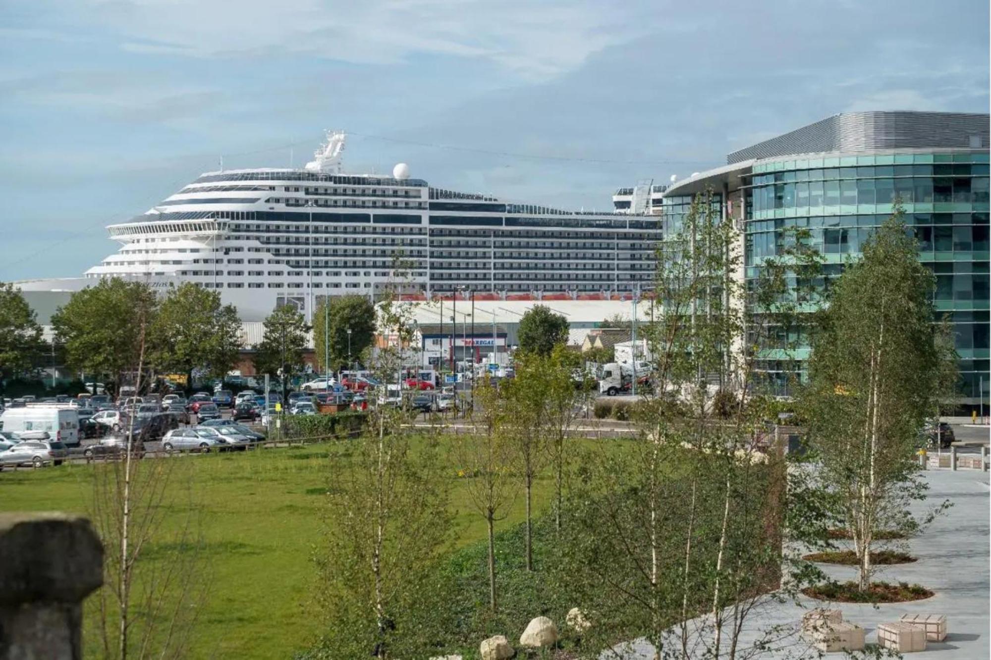 The Greenwich - Two Bedroom Apartment With Parking, Close To Ferry Terminals Southampton Extérieur photo
