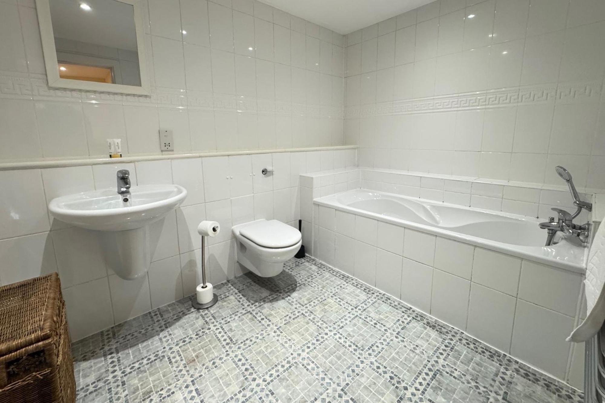 The Greenwich - Two Bedroom Apartment With Parking, Close To Ferry Terminals Southampton Extérieur photo